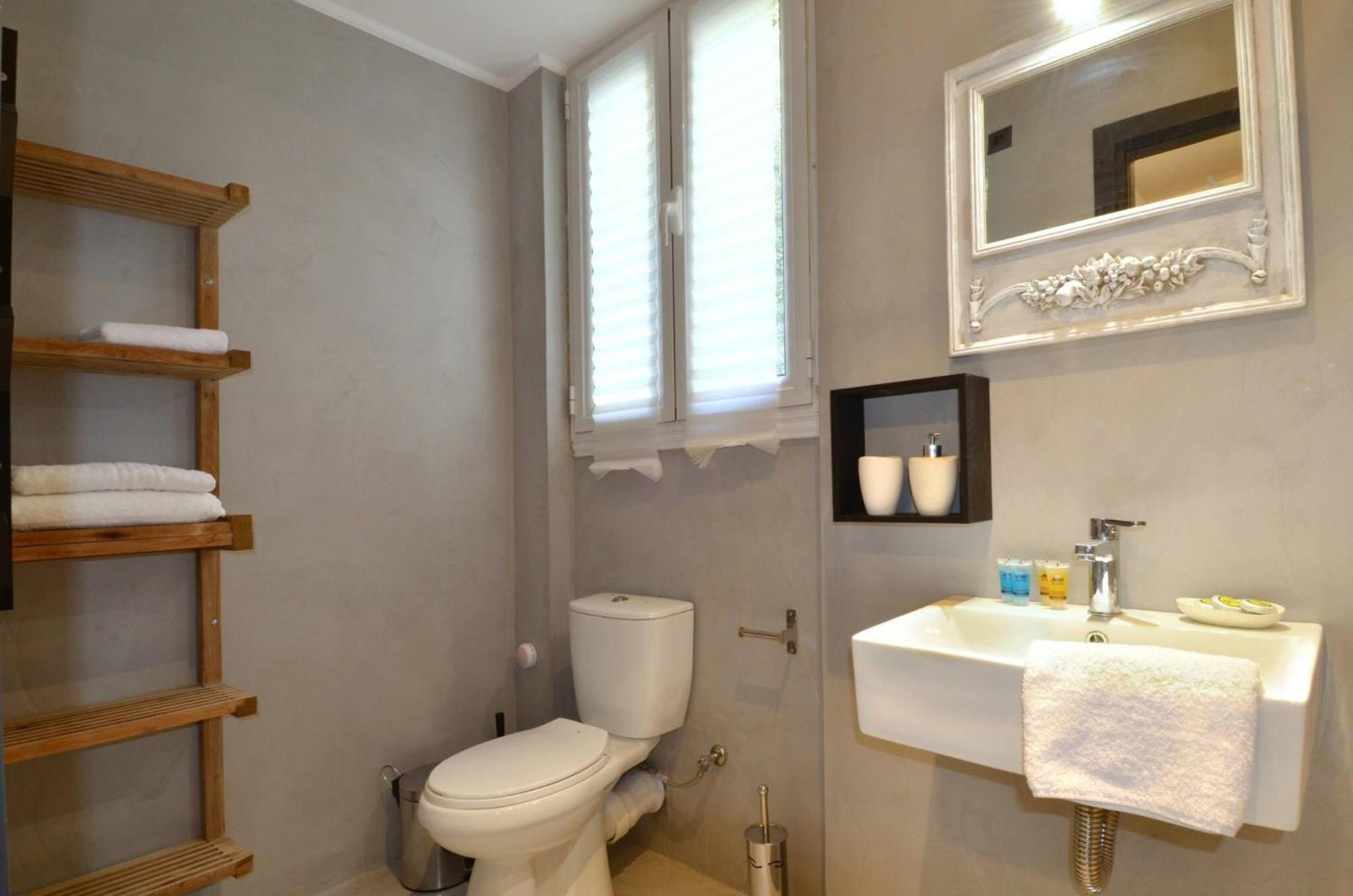 A Modern Rustic Cosy Apartment At The Foot Of Mount Lycabettus 아테네 외부 사진